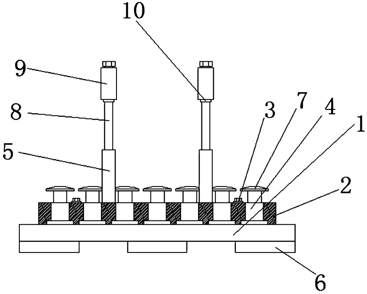 Self-adaptive base for fixing engine