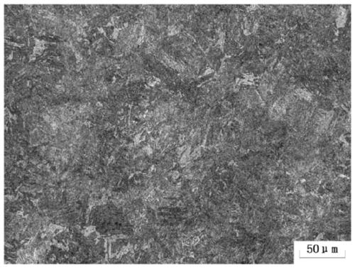 Niobium-containing axle for urban rails and subways and heat treatment technology thereof