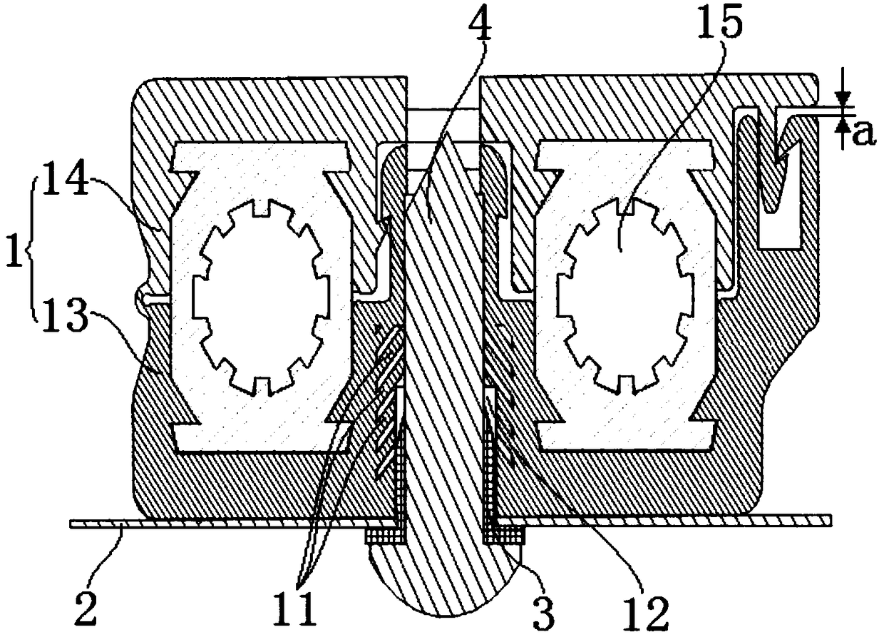 Mounting structure of plastic fuel tank fuel pipe clamp