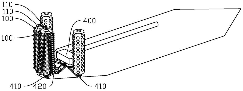 Icebreaking device and icebreaker