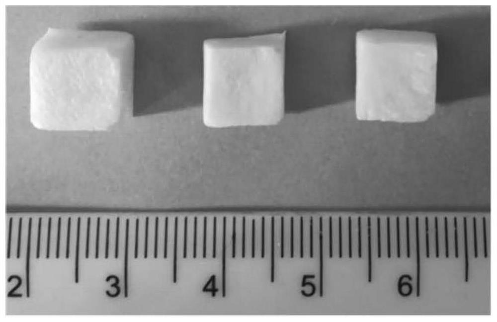 A kind of hydrophobic modification method of sodium alginate sponge, product and application thereof