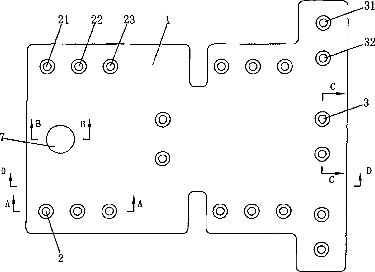 Cascaded power bus bar used for magnetic suspending train wave cutter