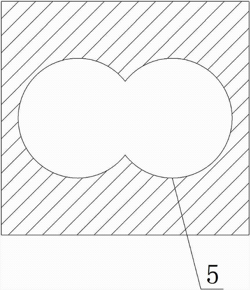 Device and method for preparing foam resin microspheres for physical sensitization of emulsified explosives