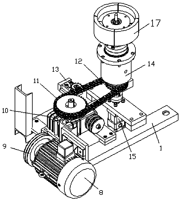 Pipe expanding machine capable of carrying out clamping