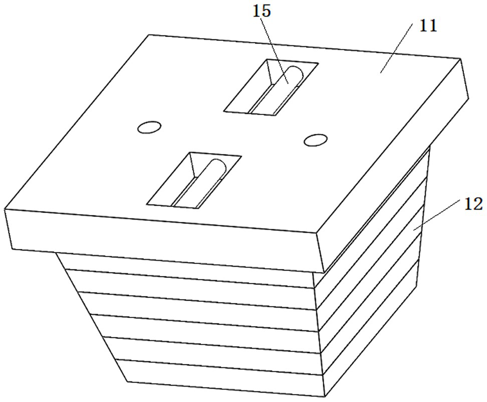 A reformer furnace door insulation device and its preparation method