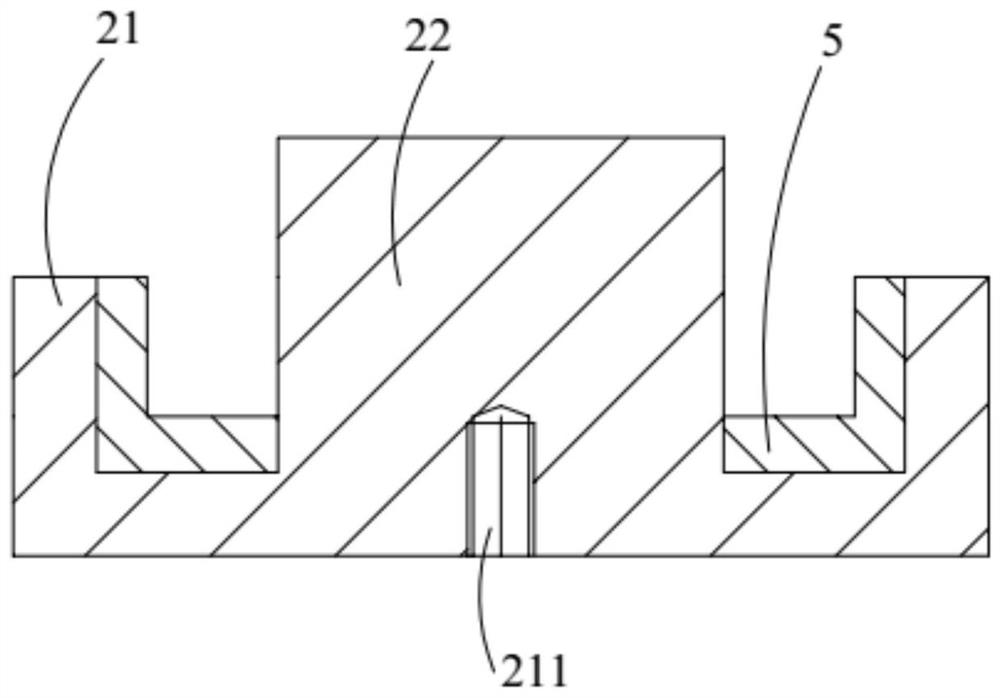 Battery production device and battery production method