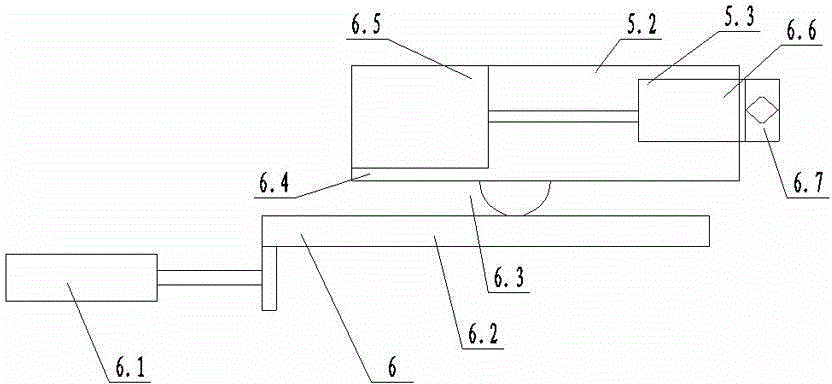 Automatic pipe feeding device of sealing machine