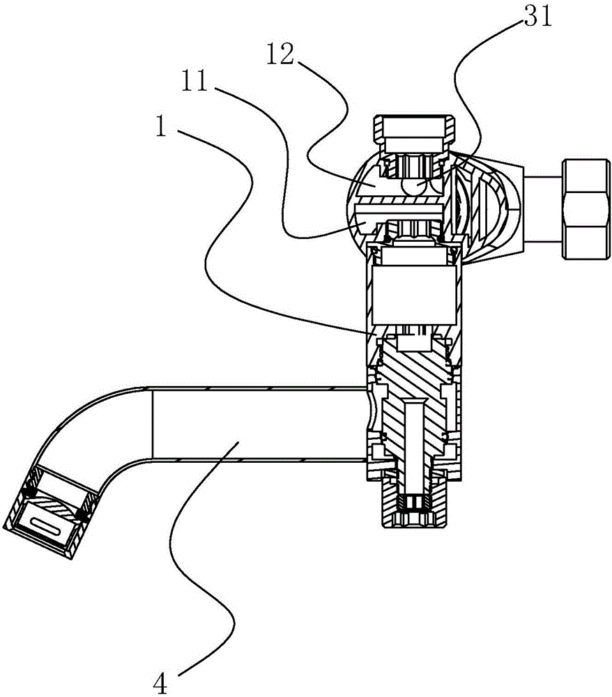 Constant-temperature water discharging assembly facilitating mounting