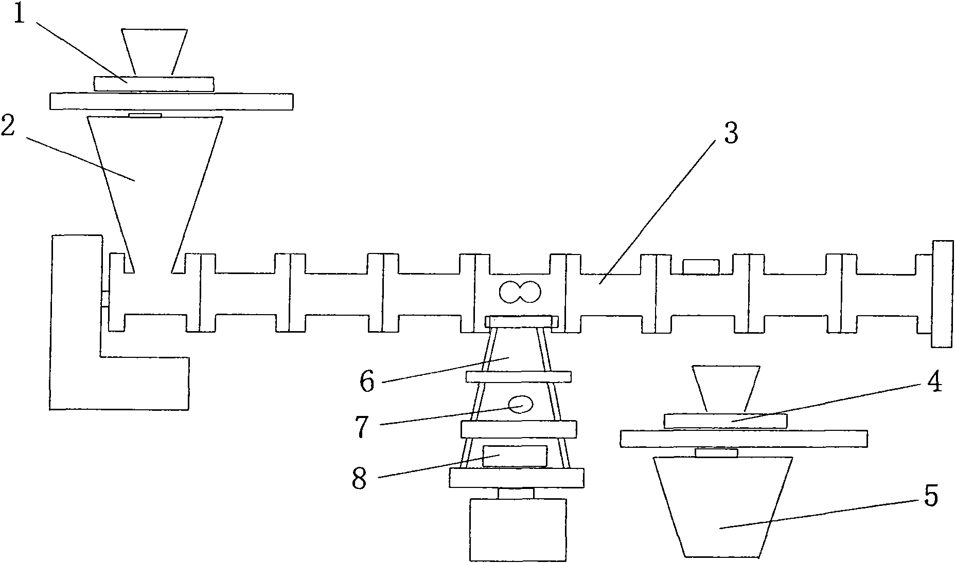 Side feed conveying system for conveying filler with low bulk density