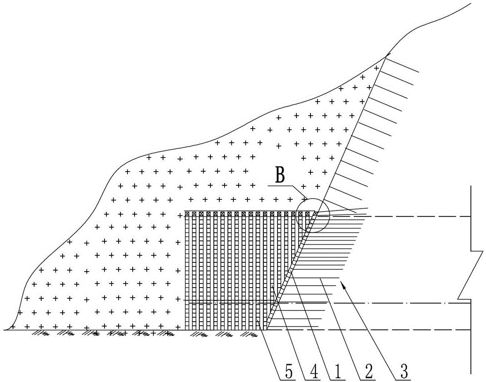 Suspended formwork lining method for cover arch outside tunnel portal with weak surrounding rocks