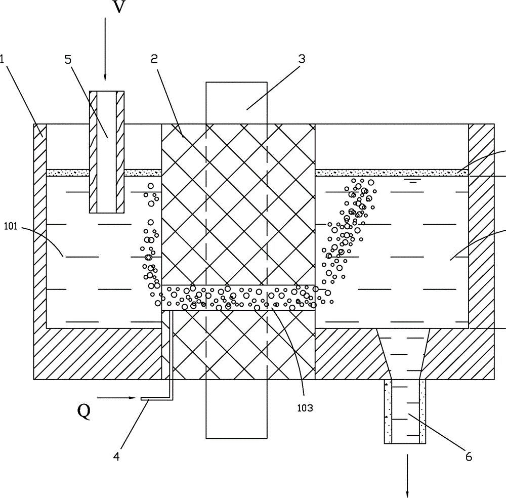 A channel type induction heating tundish and casting method thereof