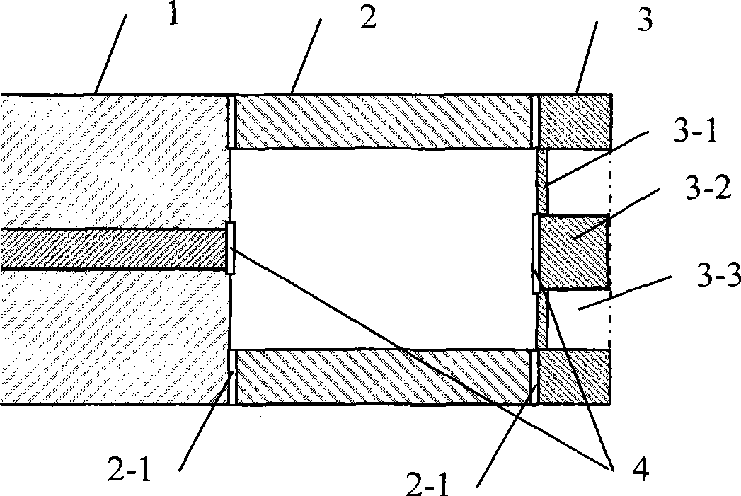 Miniature full-optical fiber F-P acceleration sensor and preparation thereof