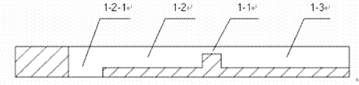 Double-liquid capillary micro-flow control valve in micro-flow control chip, and manufacturing method thereof