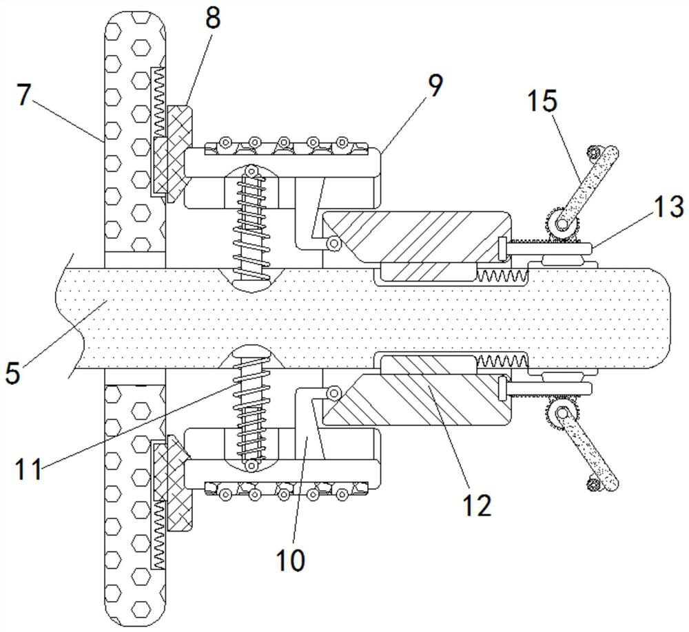 Accessory spraying device for ship deck lifting mechanism