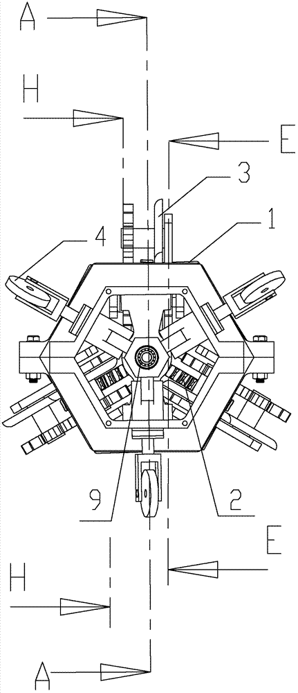 Travelling mechanism of pipeline robot