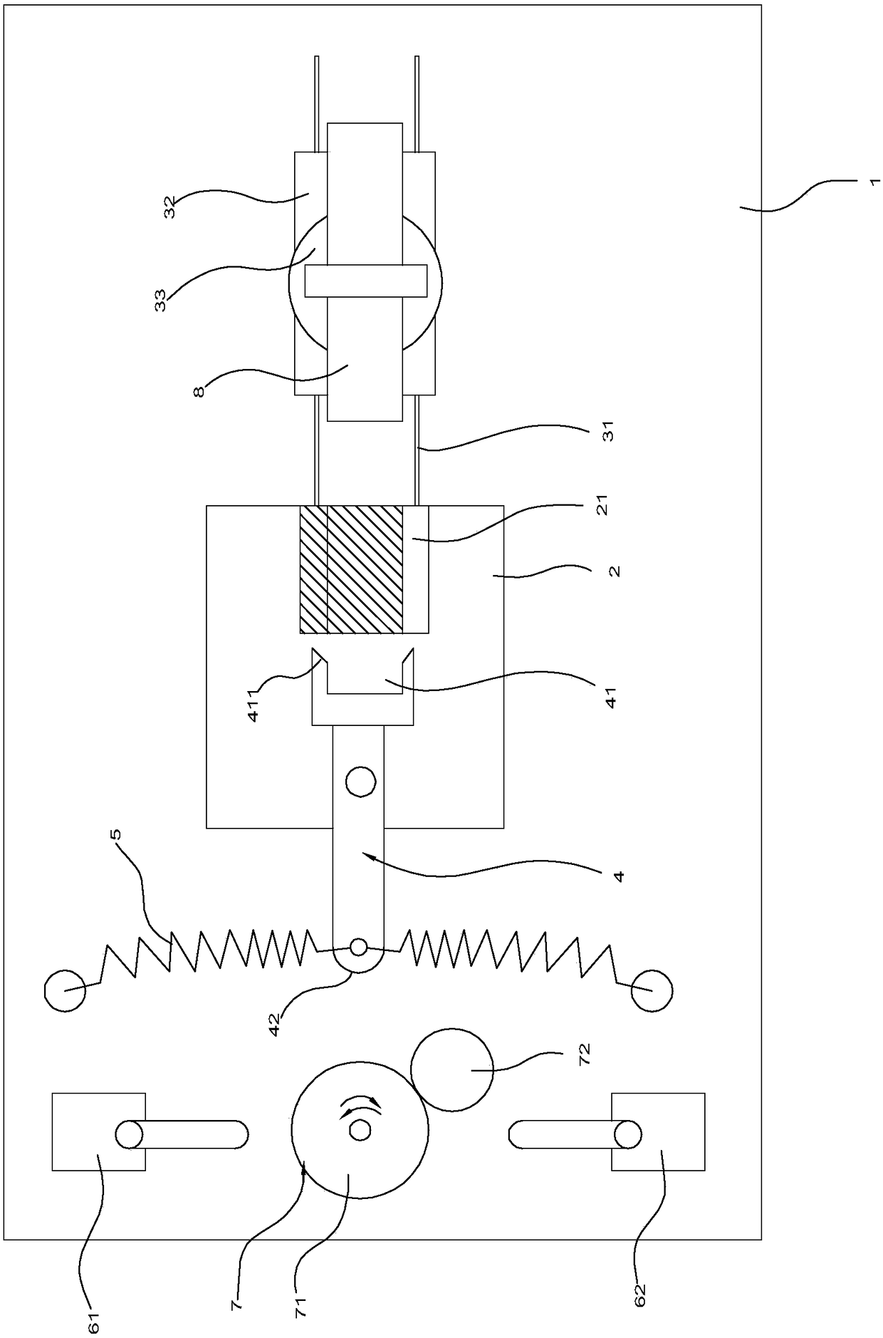 Automatic pipe arc-forming device and arc-forming method thereof