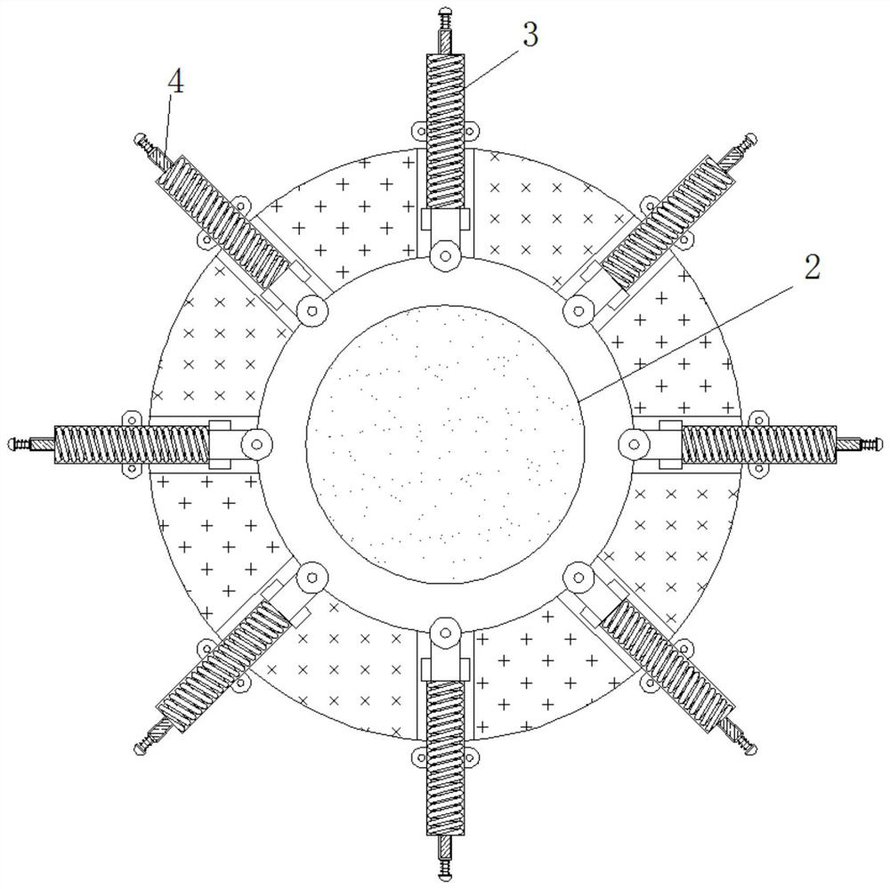 Leveling roller capable of uniformly scalding wool based on centrifugal force