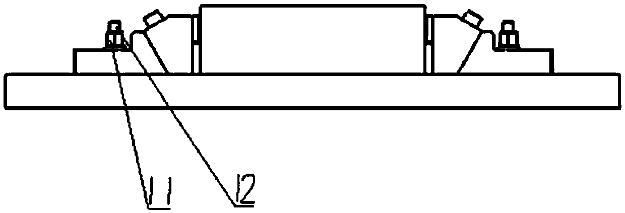 Thread self-locking lateral compressing mechanism