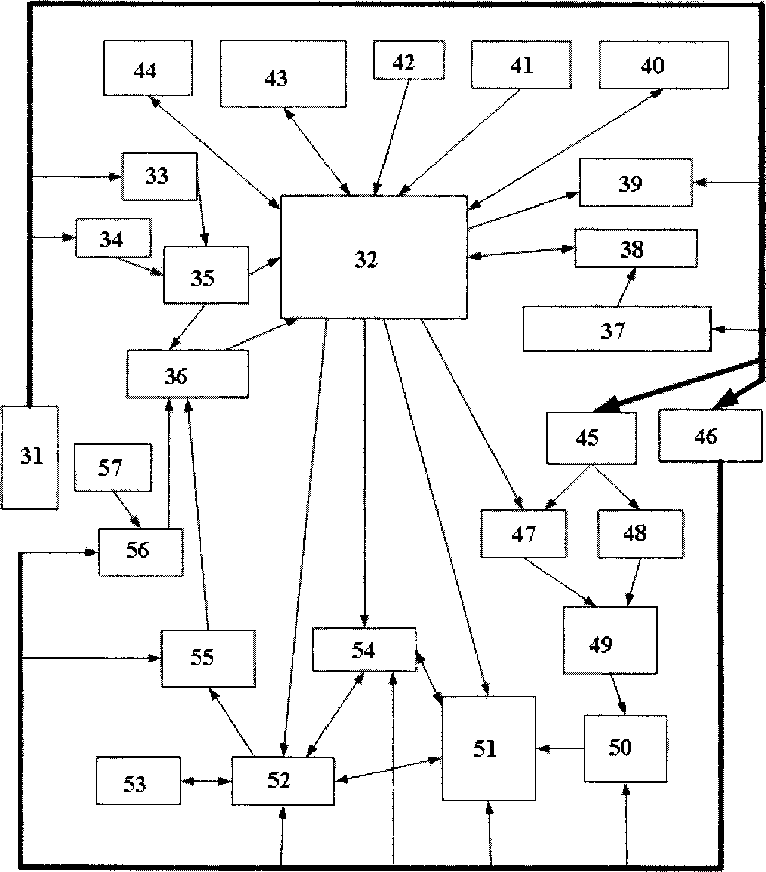 Self-compensating single-way precise conductivity detection alarm with symmetrical leads