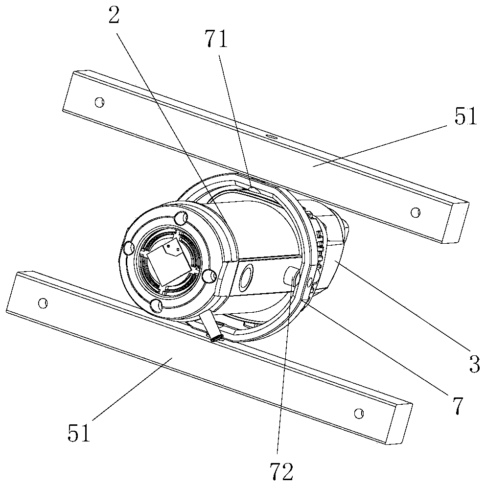 A self-deflecting mixer