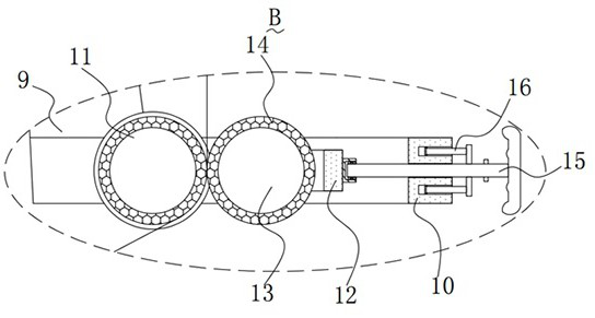 Vertical film covering device based on V-method casting mold