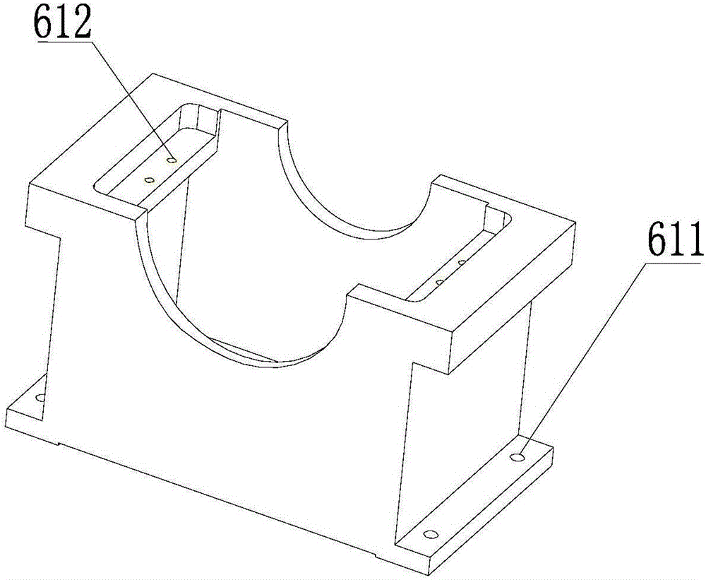 Distributed fiber grating device and method for measuring temperature and strain of bearing ferrule