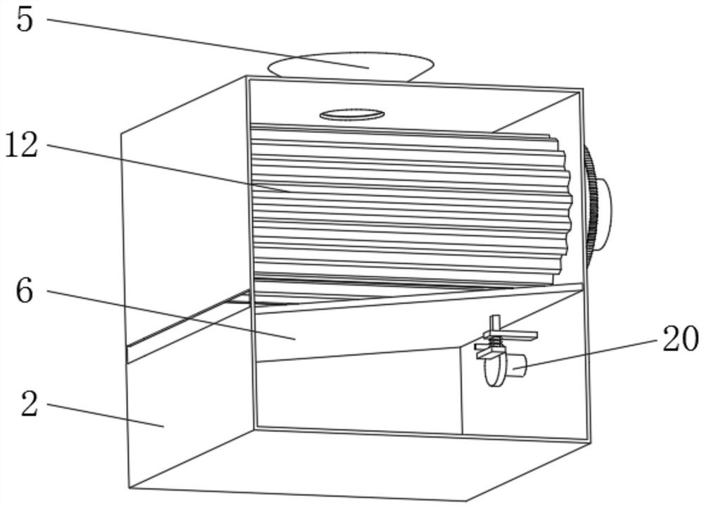 Raw material pulverizer for polyurethane foam plastic production and pulverizing method