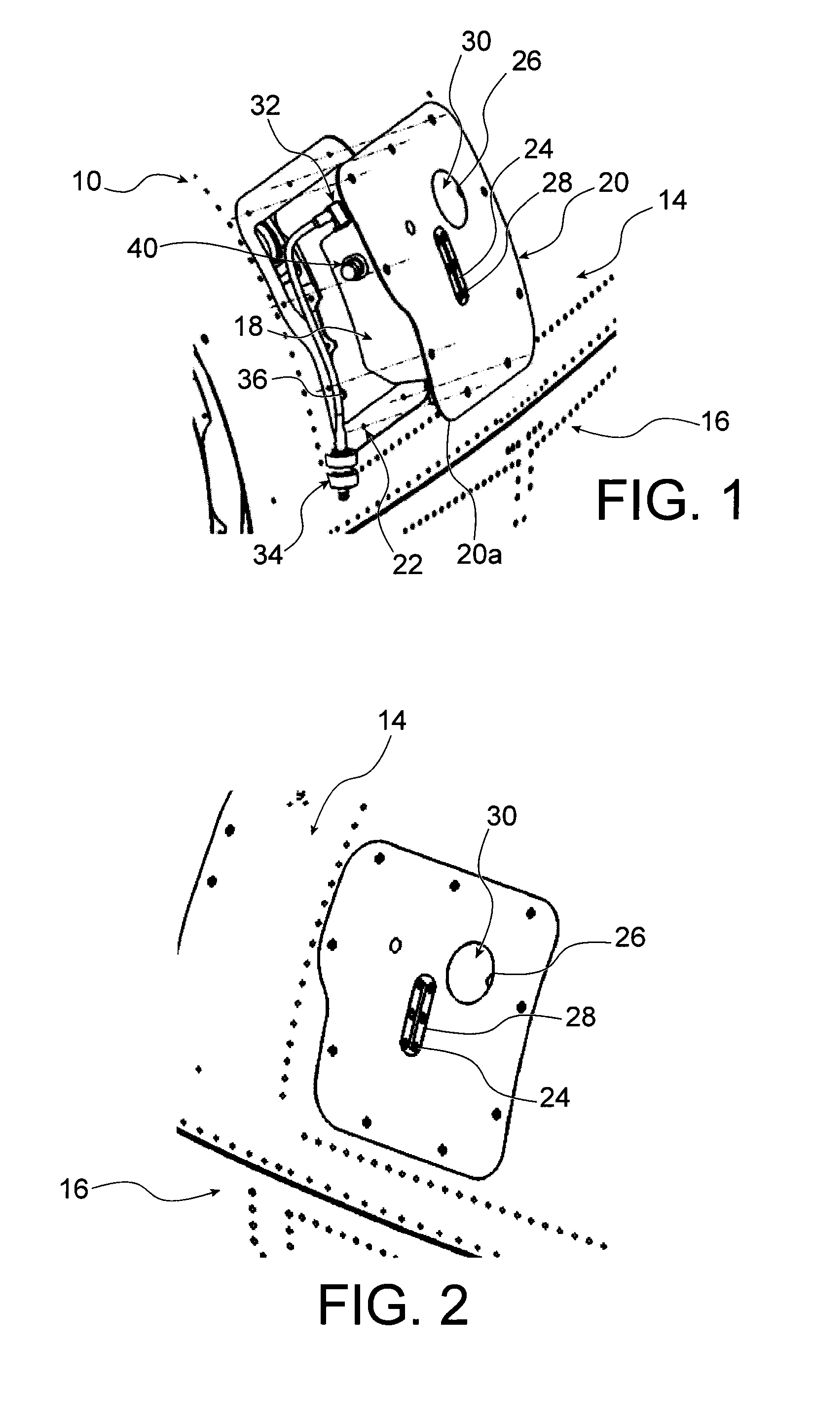 Arrangement for a tank between a nacelle cowling and a turbomachine