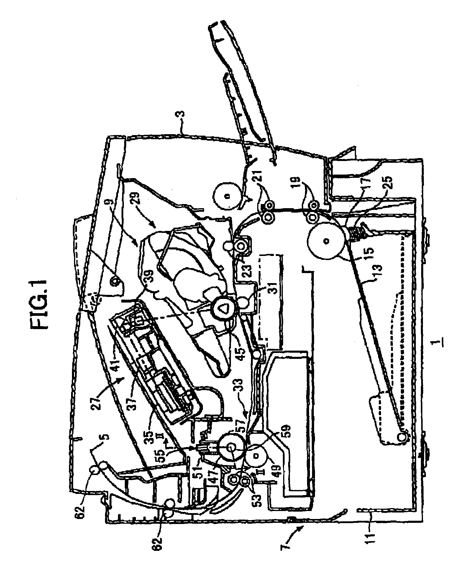 Heat fixing device capable of preventing deterioration of a temperature sensor and an image forming apparatus