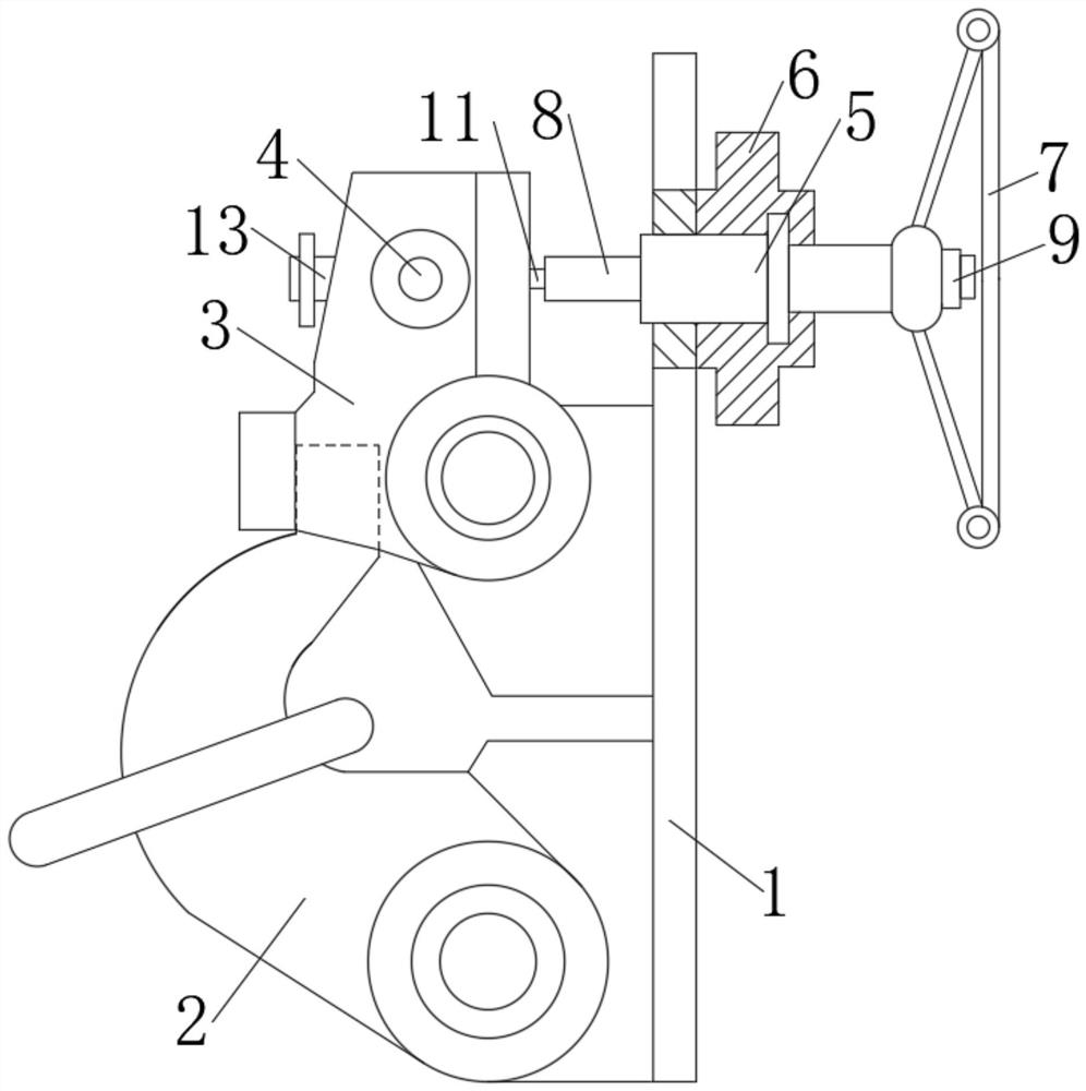 Spiral chain discarding device capable of quickly reacting