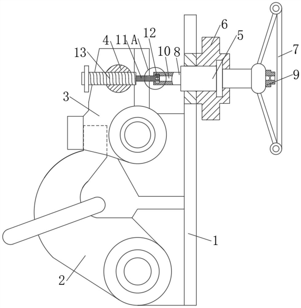 Spiral chain discarding device capable of quickly reacting