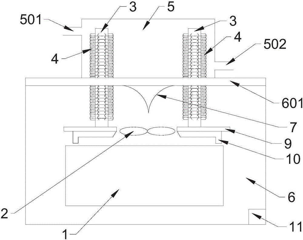 Generator cooling device with vertical low-resistance heat pipes