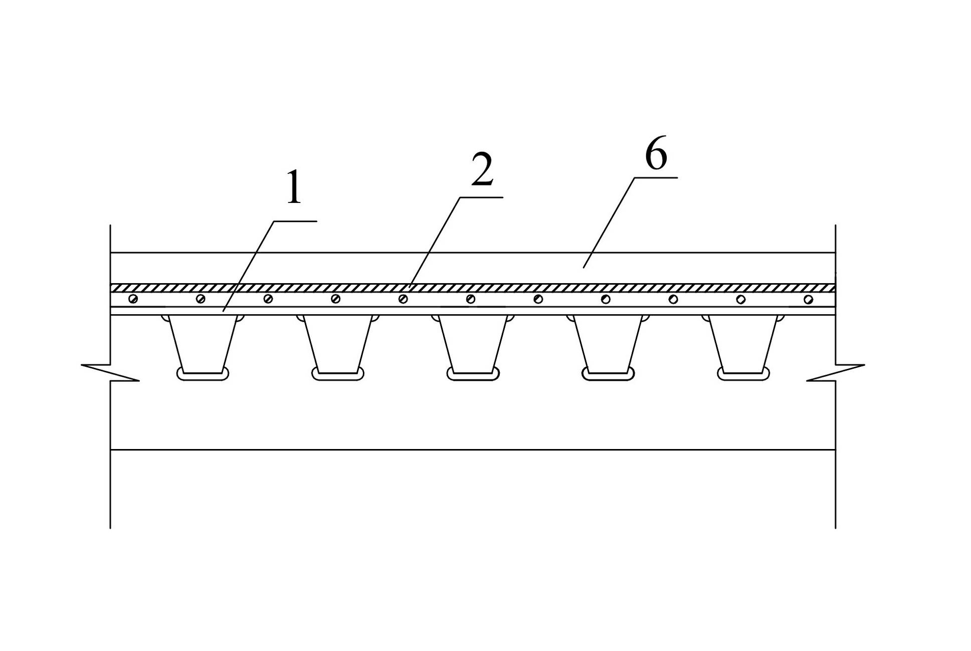 Fabricated fibrous concrete combined deck structure and construction method thereof