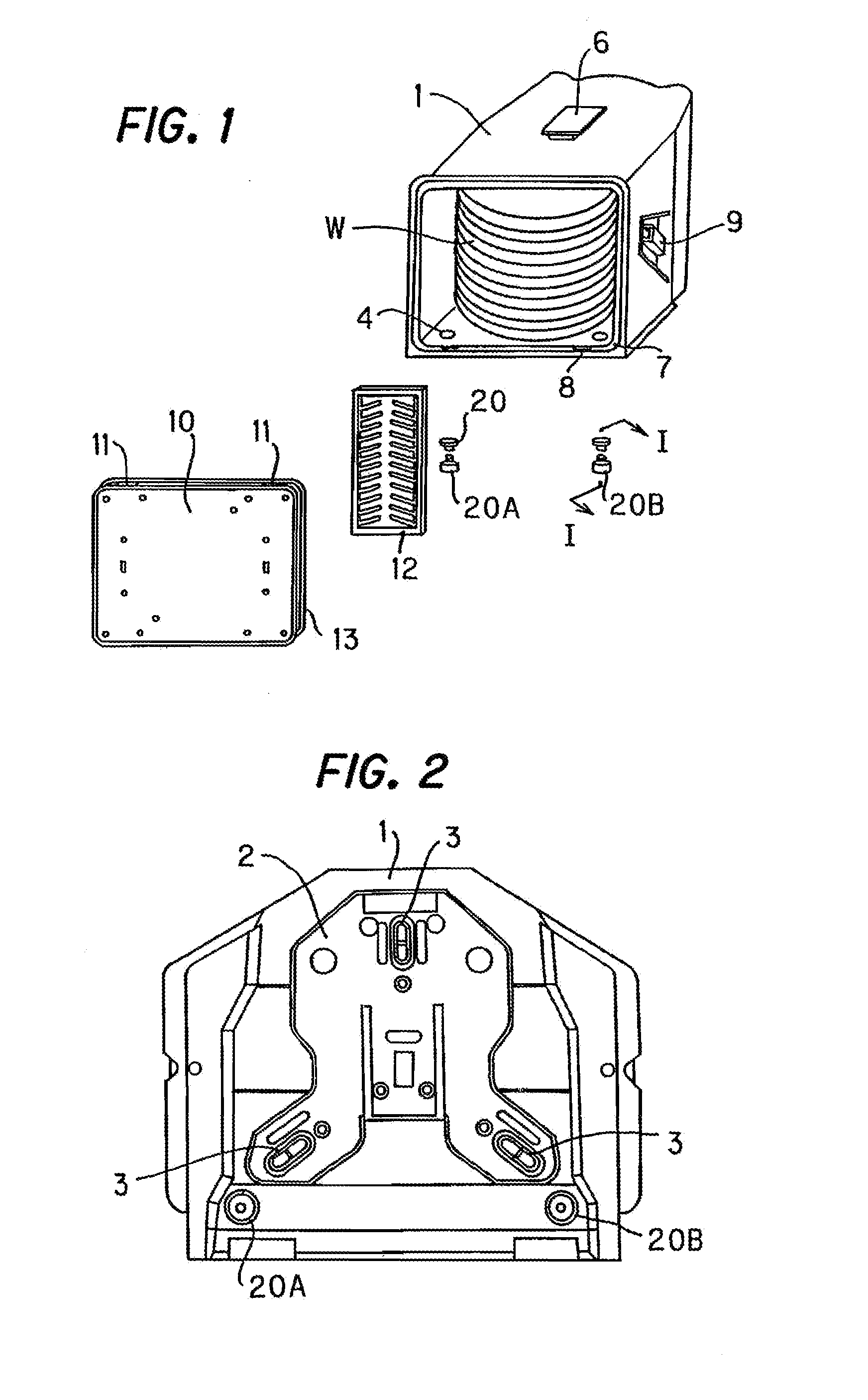 Substrate storage container