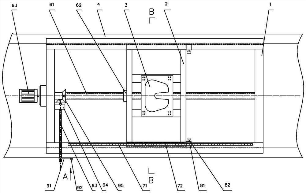 Multifunctional traction tray for road train