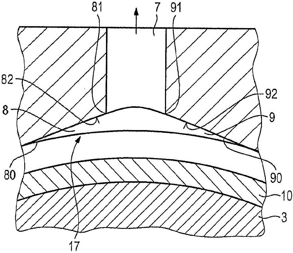 Slide ring seal arrangement with improved outflow behaviour for a cooling and/or barrier medium