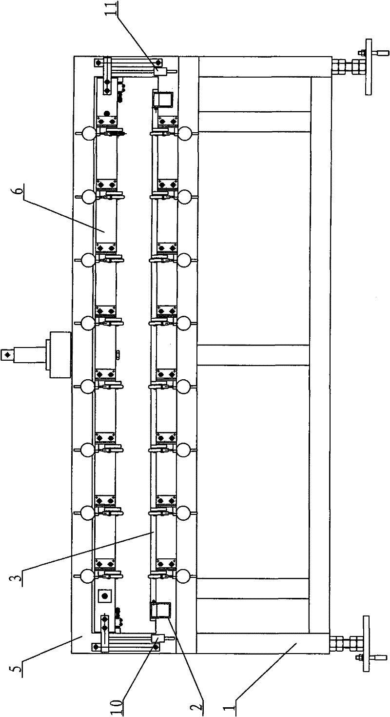 On-line double-sided automatic thickness measuring device of organic glass