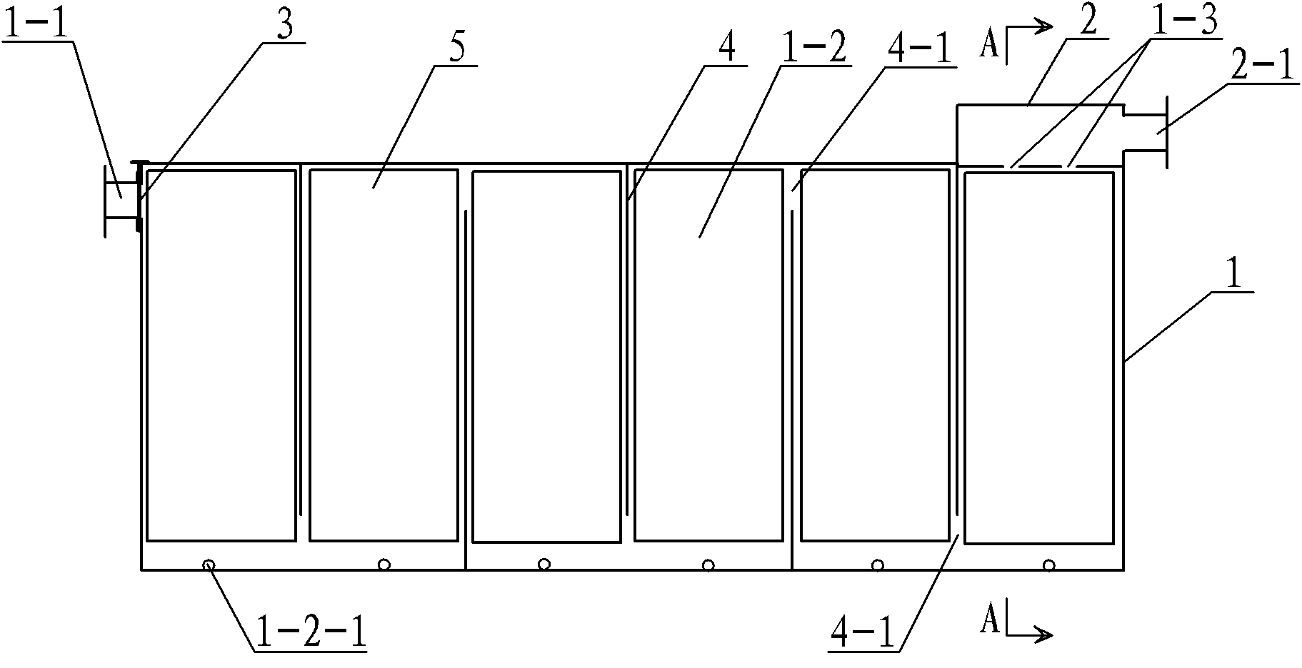 Device for filtering residual ammoniacal liquor and tar by coke