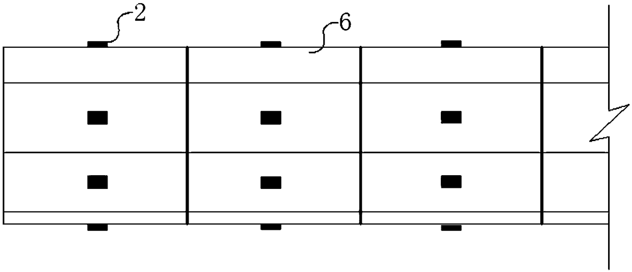 Anti-freezing system for tunnel in seasonally frozen soil region and mounting method thereof