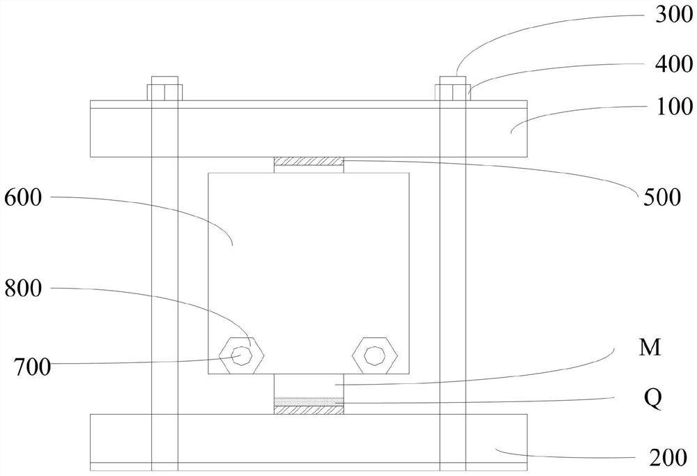 Prestress applying device and method for reinforcing laminated wood beam