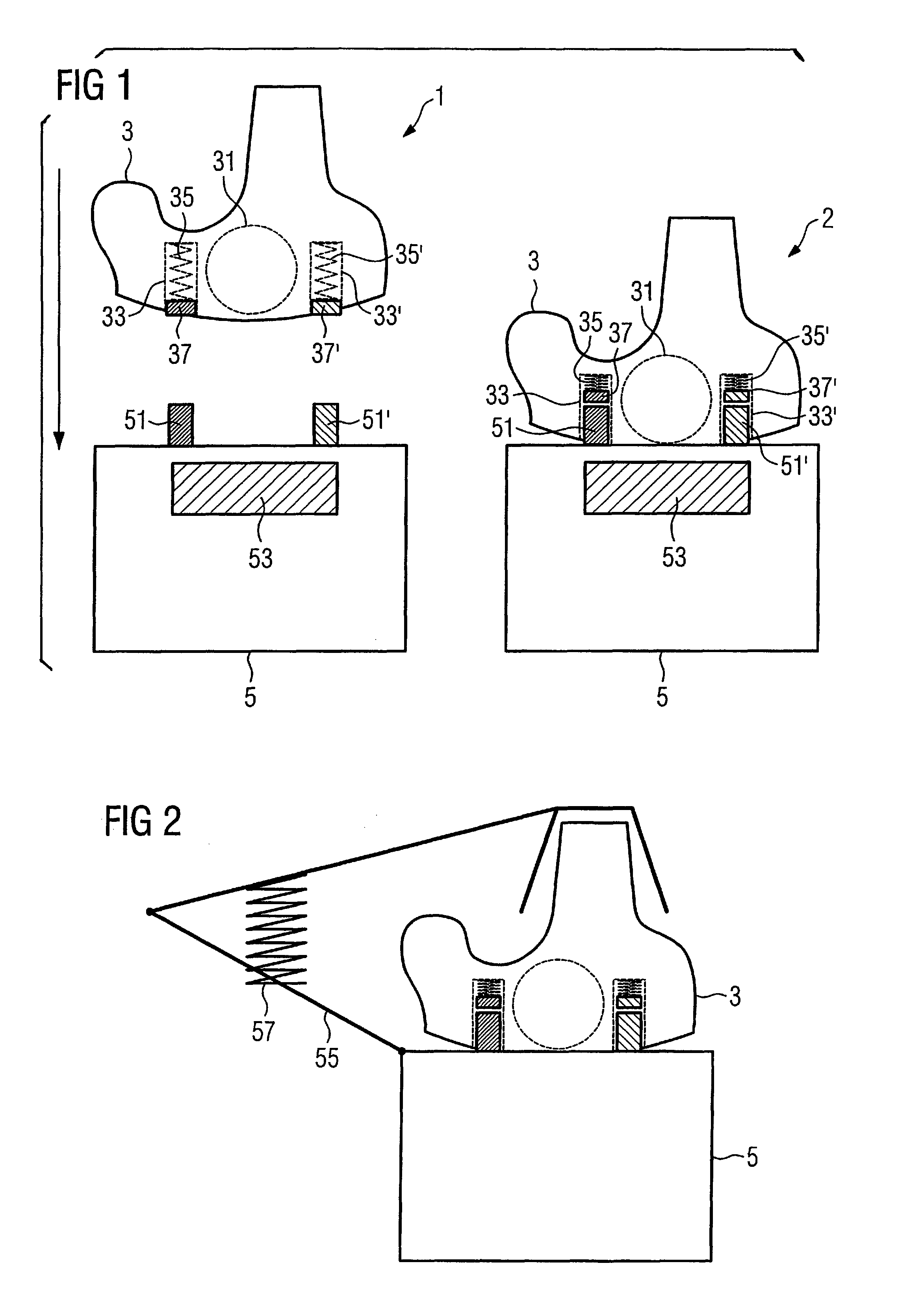 Hearing device with rechargeable battery and movably mounted charging contacts