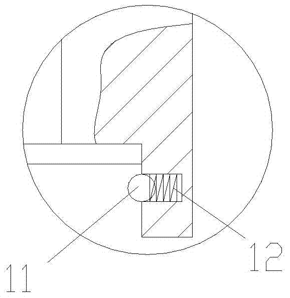 An elastic suction device for sheet metal parts with snap lock