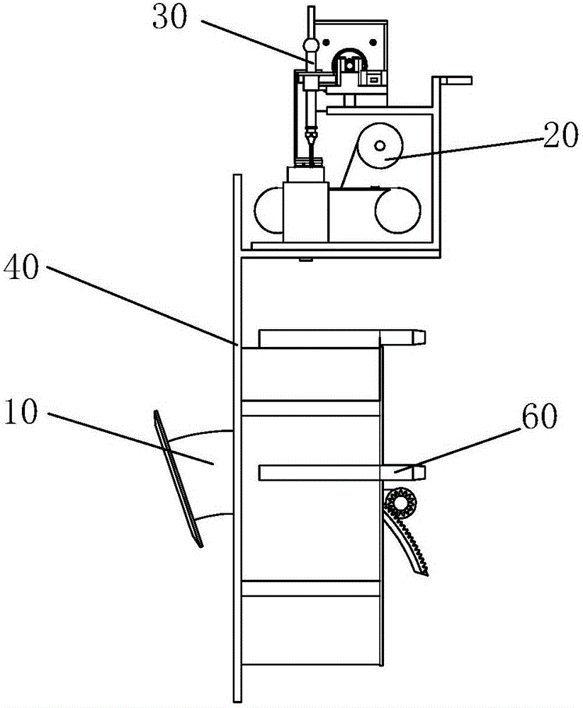 Automatic urine testing device and urine testing method thereof