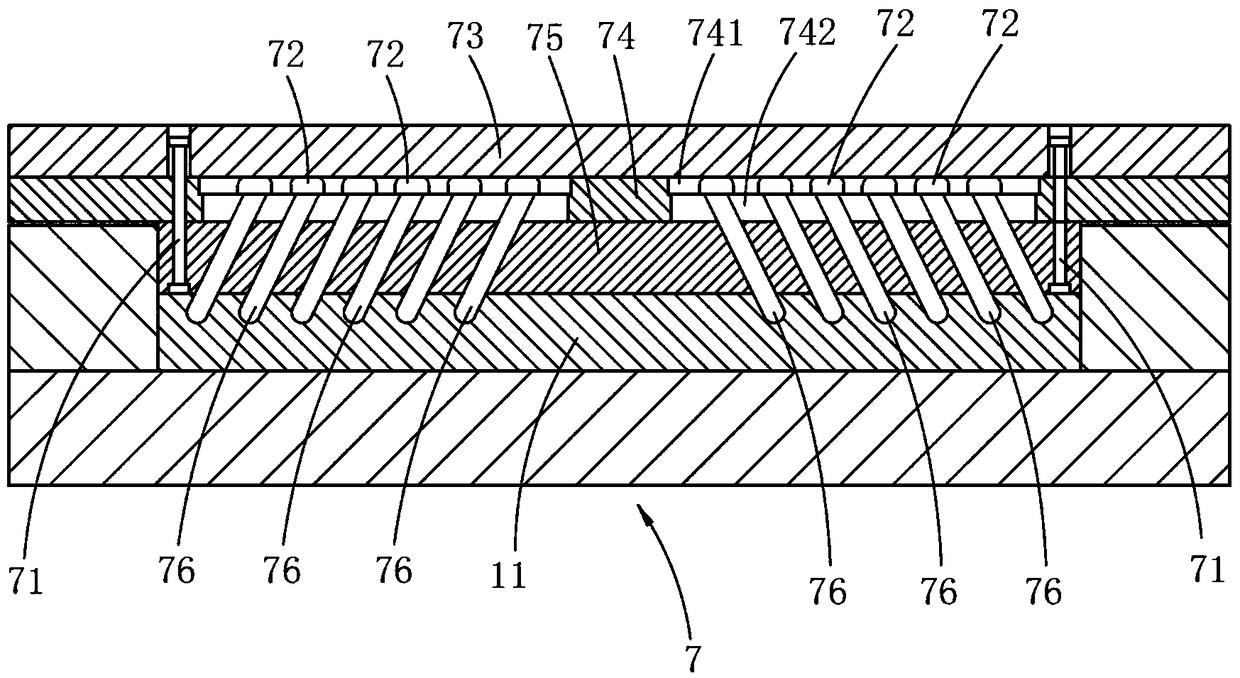 Integrated ceramic tile easy to lay and production method of integrated ceramic tile easy to lay