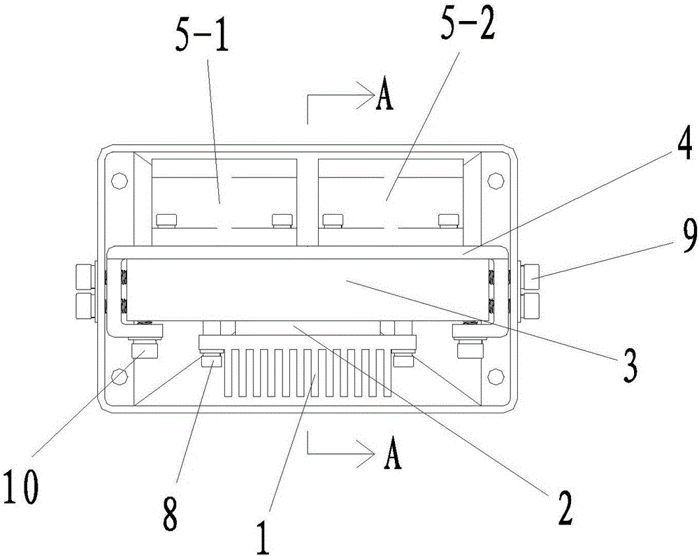 Communication-in-motion small-sized antenna dehumidifier