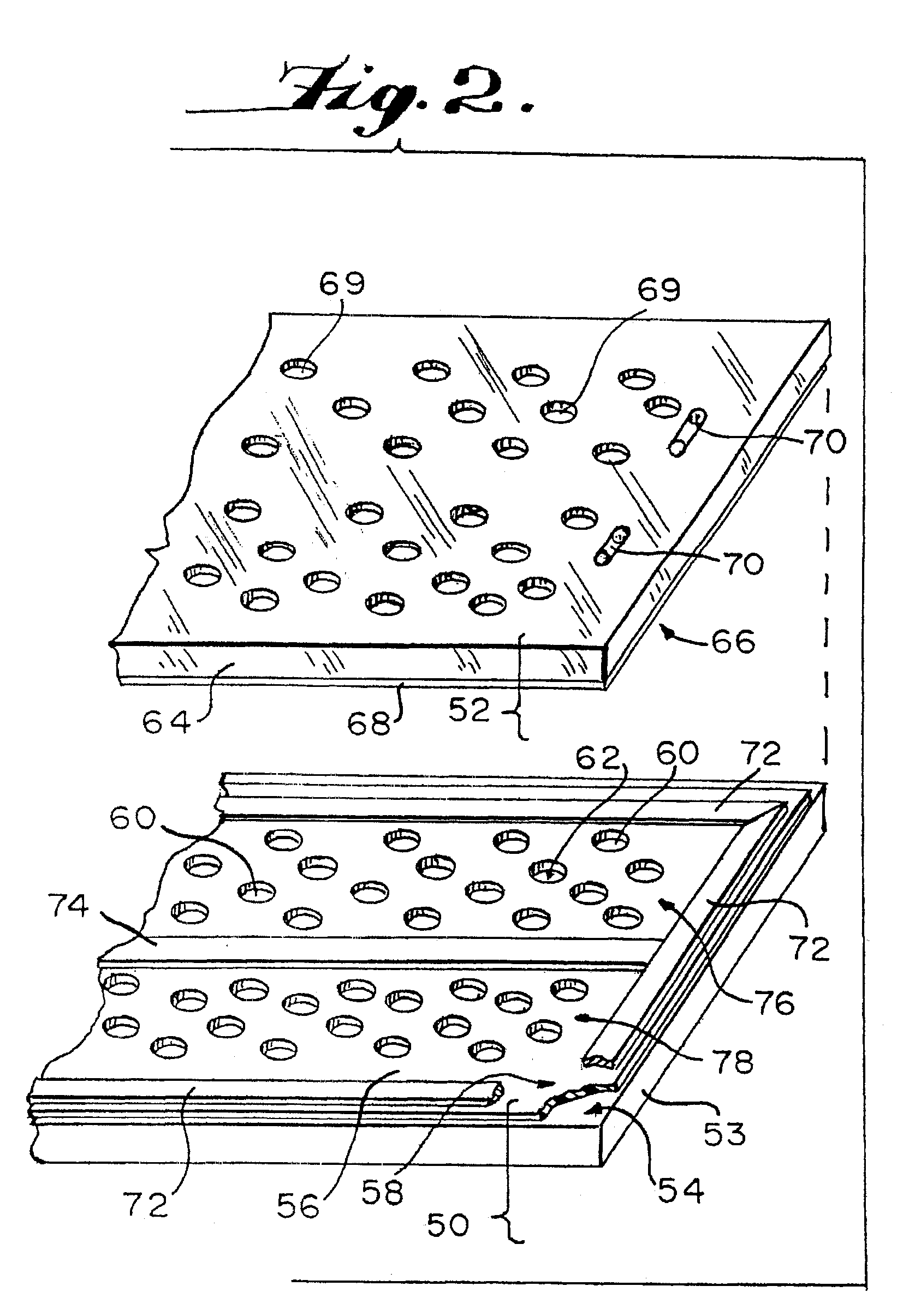 Method and device for detecting the presence of target nucleic acids in a sample, and microfluidic device for use in such methods