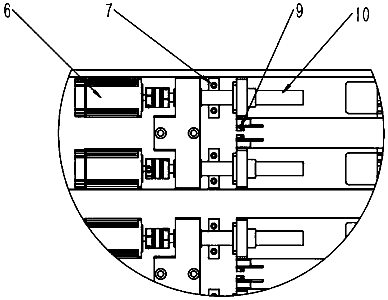 Adjustment mechanism and method for automatic adjustment of multilayer yarn screen edge layer difference