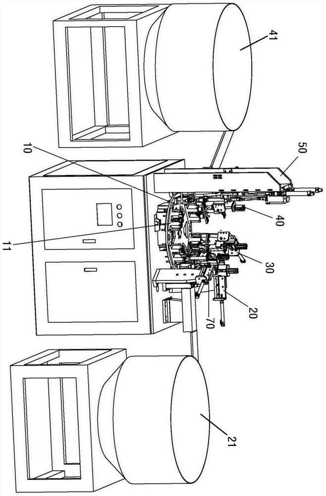 An assembly device and assembly method of an insulated cable clamp