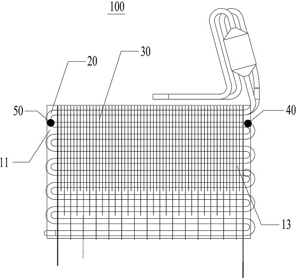 Evaporator defrosting device and evaporator having the same