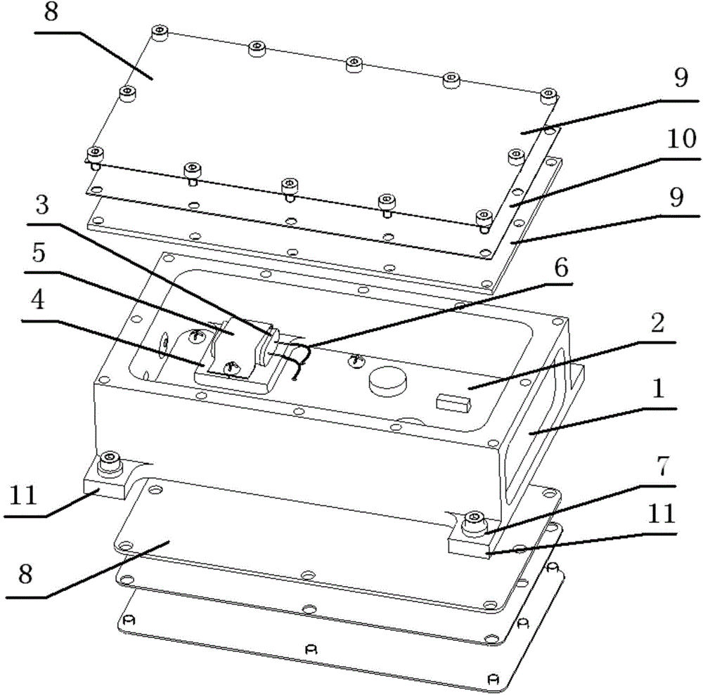 Oscillation isolation device for satellite borne temperature-compensation crystal oscillator